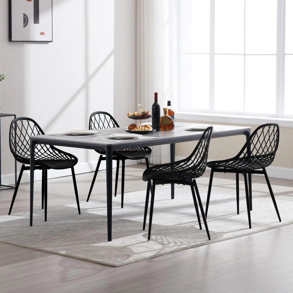 Sedia da Cucina Set da 4, da Pranzo con Schienale Scavato, Seduta in PP e Gambe in Metallo, Stile Scandinavo per Soggiorno, Camera da Letto, Nero, K0017EZS-4