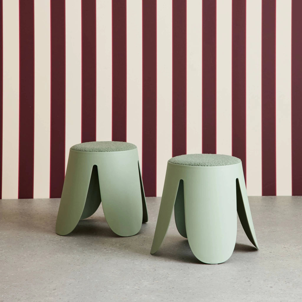 Set 2 sgabelli impilabili per bambini in bouclé testurizzato, verde