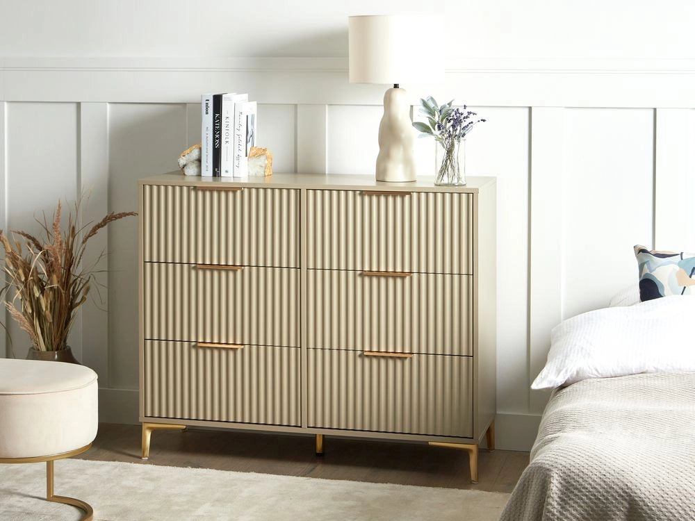 Cassettiera Beige MDF 6 Cassetti Gambe in metallo Maniglie Scanalate Frontali Design Moderno Camera da letto Soggiorno