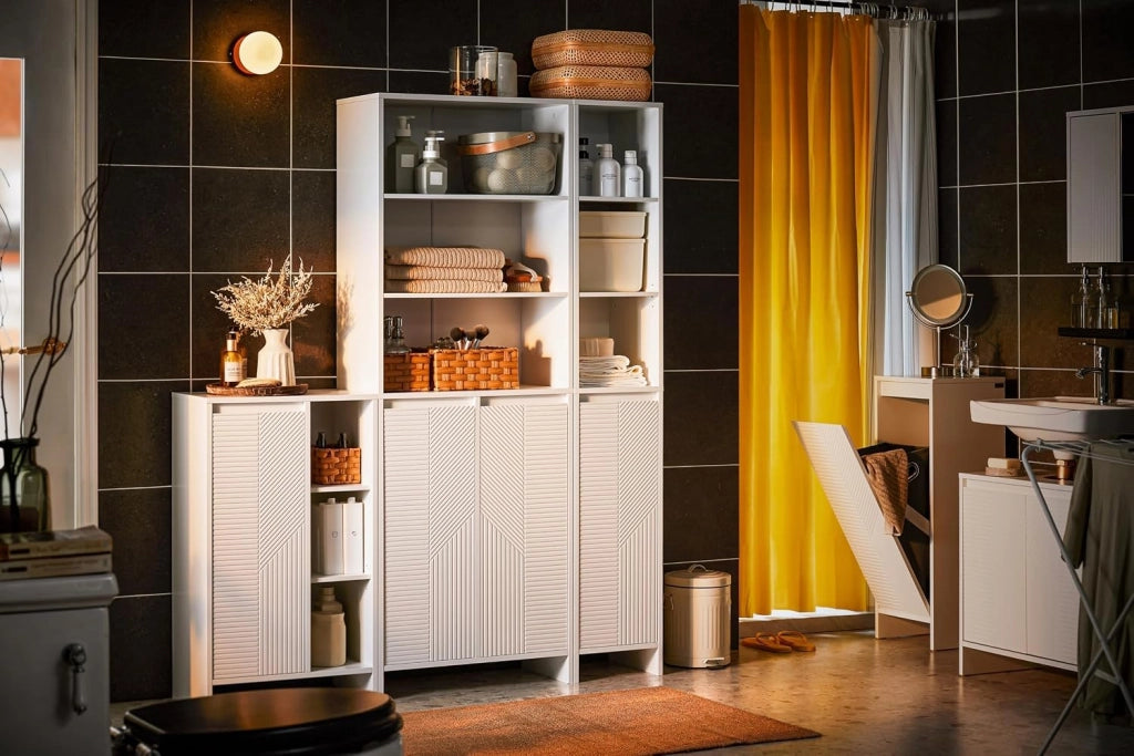 Mobiletto Bagno Salvaspazio con Cesto Portabiancheria – Mobile Bagno Bianco 30x30x87 cm con Anta a Ribalta, Armadietto Bagno Moderno per Bagni Piccoli, WC o Lavanderie BZR154-W