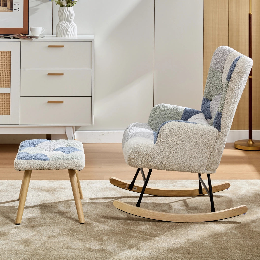 Poltrona a dondolo con poggiapiedi in tessuto beige e blu; 122 x 68 x 91 cm