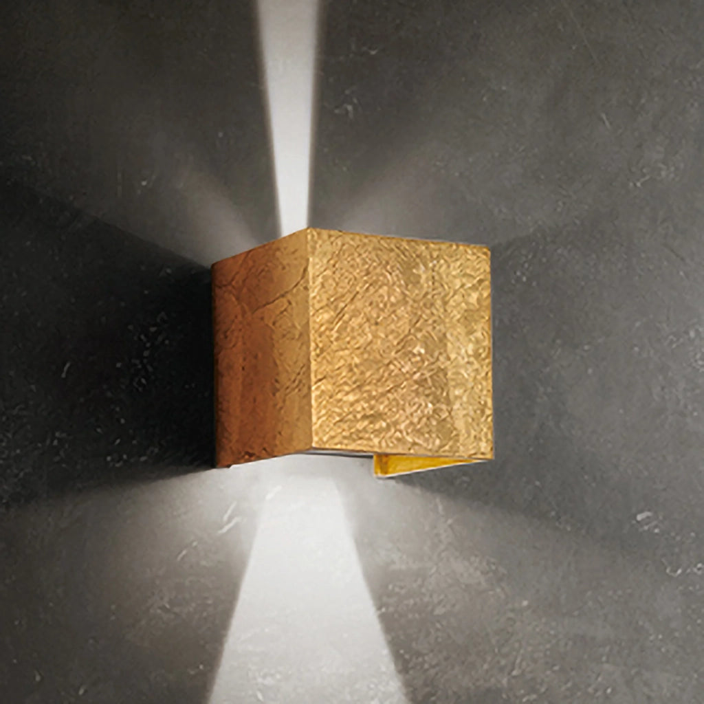 Cubetto parete 100x100x100mm. foglia oro 1x6,5w led 1x474lm. 220-240v-3000k -ip54