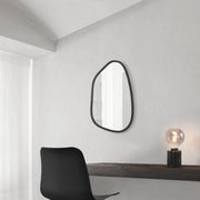 Specchio da Parete Filiano 80 x 58 cm Cornice Irregolare - Nero [en.casa]