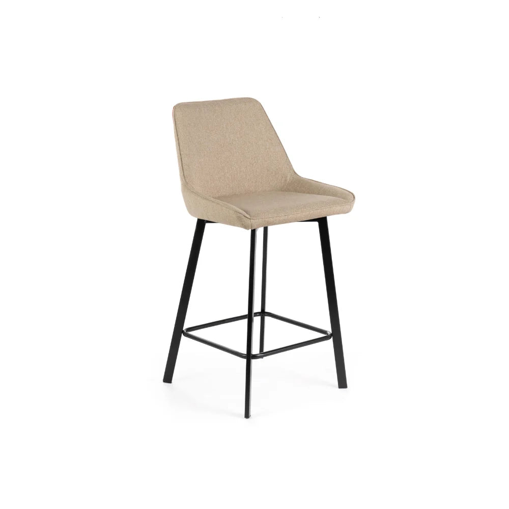 Set di 2 sgabelli da bar e cucina in tessuto beige Fynn con struttura in metallo e poggiapiedi | Duzzle