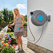 Avvolgitubo da 20 m a parete con riavvolgimento automatico, avvolgitubo da giardino e pistola a spruzzo 9 in 1, resistente ai raggi UV e al gelo,