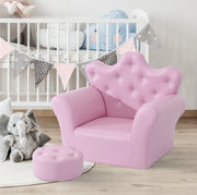 Poltroncina per bambini rosa con pouf e finitura capitonné