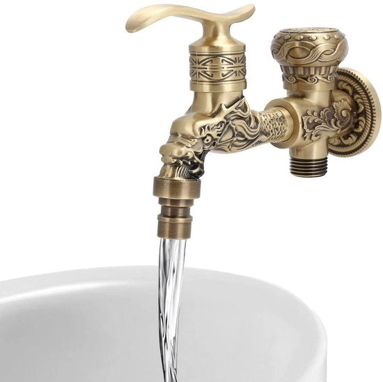Acquasistema - Rubinetto in Ottone Massello - Montaggio a Parete - Cucina/Bagno - G1/2 Flesso - 11x13cm - 0-80°C Temperatura di Funzionamento - Incluso Cappuccio Decorativo - Rubinetto