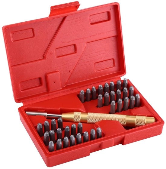 Set di Lettere - Stampo per Metallo e Legno - 38 Pezzi - Con Punzone Automatico - Adatto per la Lavorazione della Pelle - Incluso Cassetto di Riposo