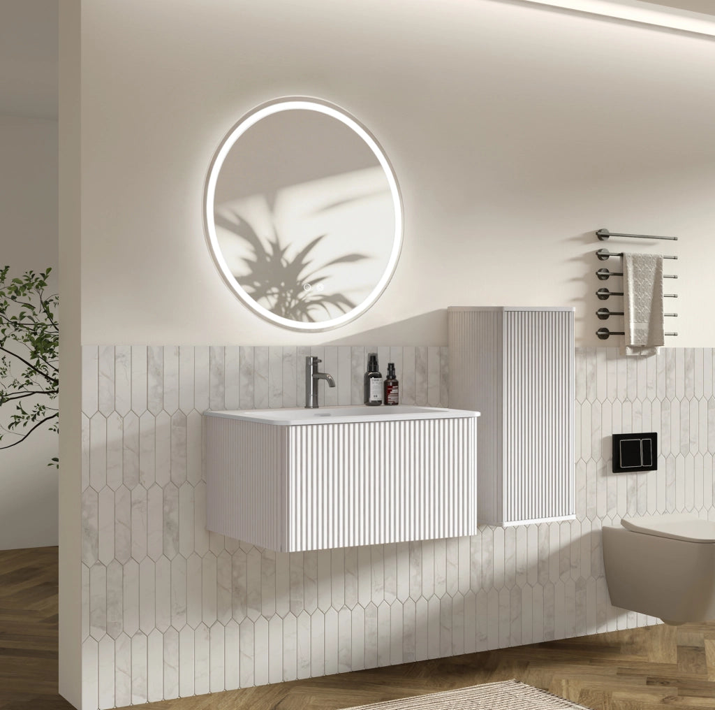 Set mobili bagno ULEVR bianco con lavabo, specchio LED regolabile antiappannamento e colonna sospesa