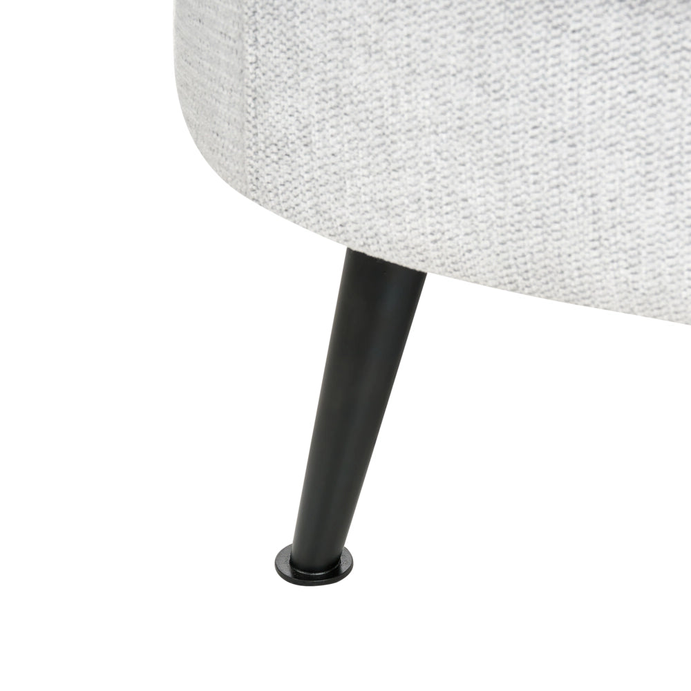 Poltrona Rivestimento in ciniglia con braccioli Gambe in ferro Soggiorno bianco sporco stile moderno
