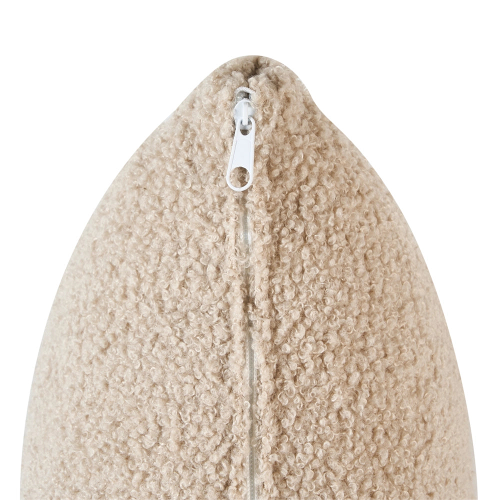 Divano a 2 posti Rivestimento in tessuto beige con gambe in legno e braccioli lineari Materiale idrorepellente Stile moderno Soggiorno