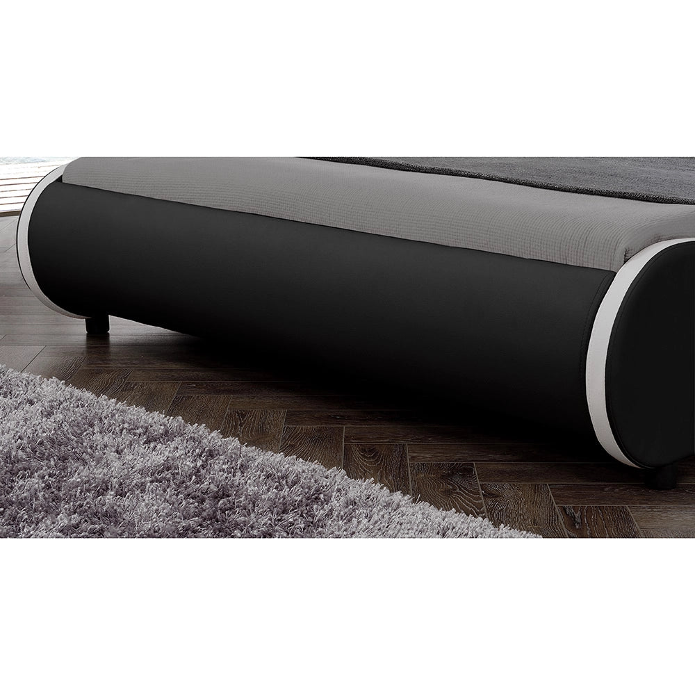 Letto Matrimoniale con Materasso 180x200 cm Testiera Alta con Illuminazione a LED Similpelle Nero Corium