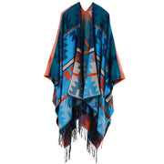 Mantella extra lunga e spessa in cashmere con spacco e motivo geometrico a rombi indiano.