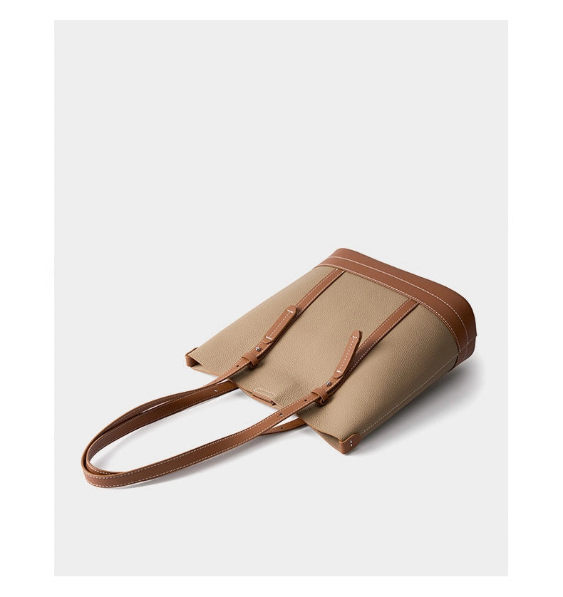 Borsa a mano e a tracolla da donna in vera pelle, colore marrone.