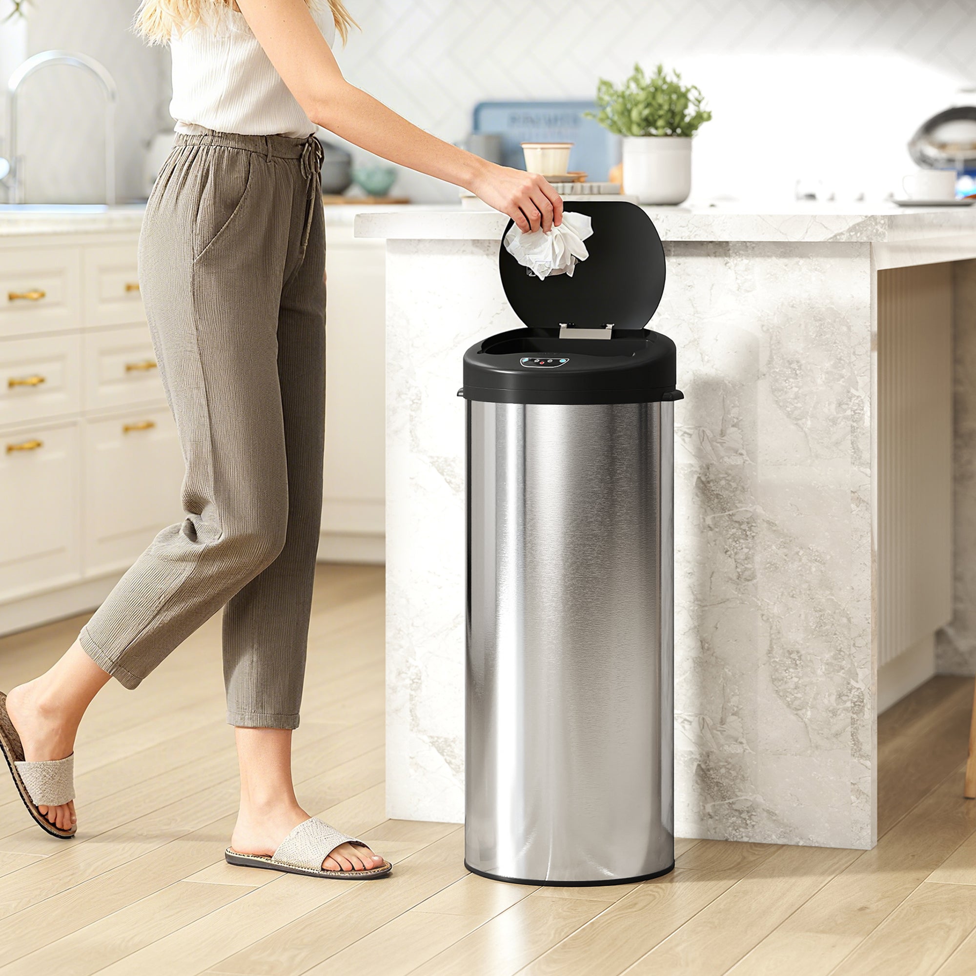 Pattumiera 32x30x72.5 cm Capacità da 55L con Sensore per Apertura Automatica e Chiusura Ammortizzata Argento