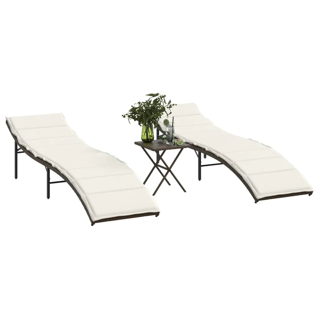 Lettini Prendisole 2 pz con Tavolino Marrone in Polyrattan 368252