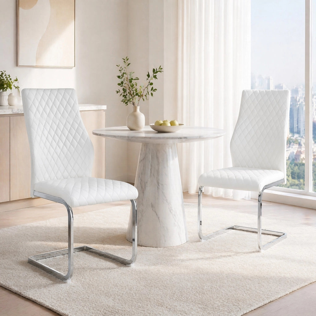 Set di 2 sedie da pranzo con schienale alto 100 cm; PU bianco e struttura metallica argento