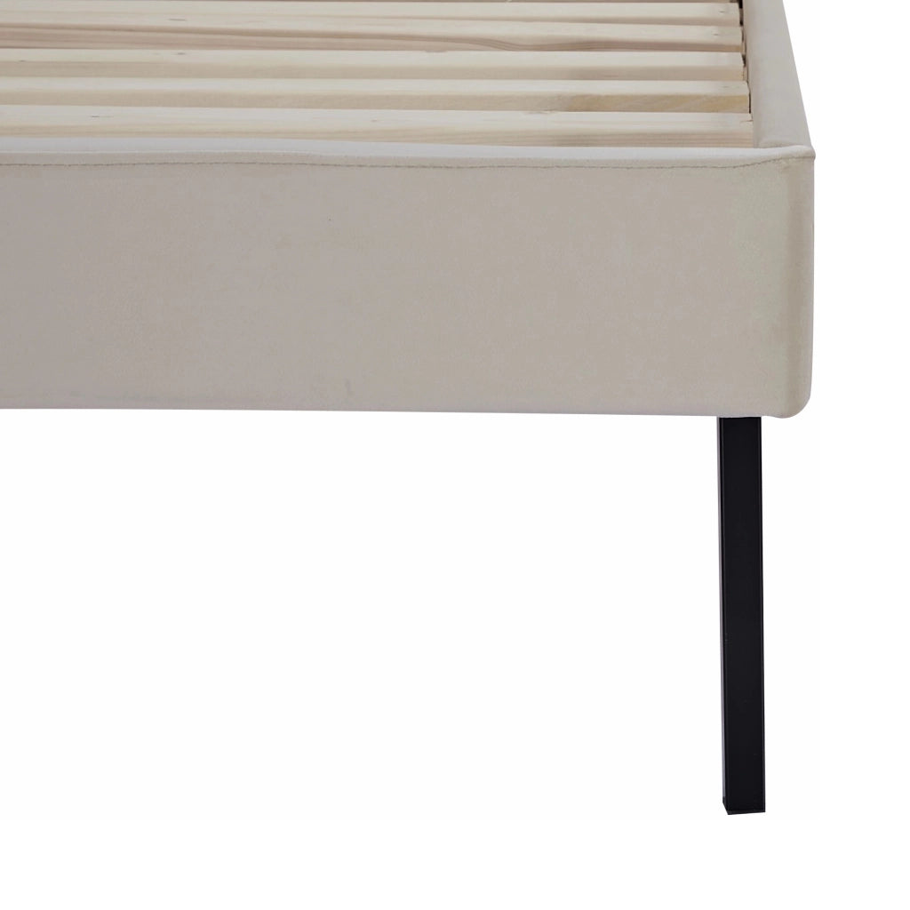 Letto Matrimoniale Porvoo con Testiera e Materasso 160x200 cm Rivestimento in Velluto - Beige [en.casa]