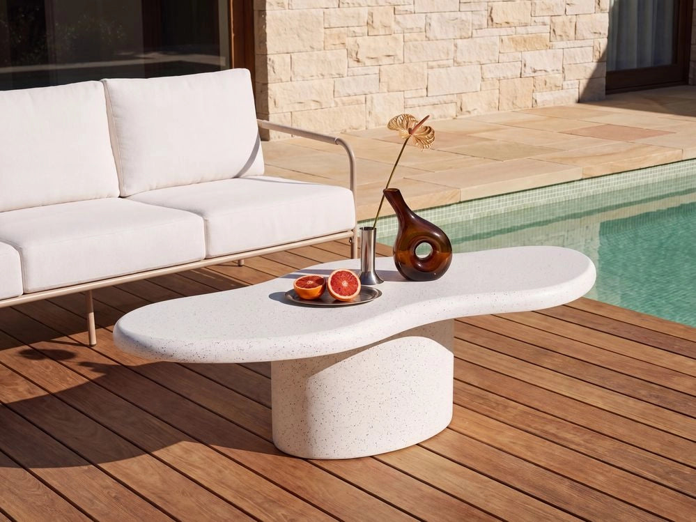 Tavolino decorativo in MgO, forma irregolare, resistente alle macchie, alla ruggine, all'acqua e al vento, 120 x 57 cm, bianco