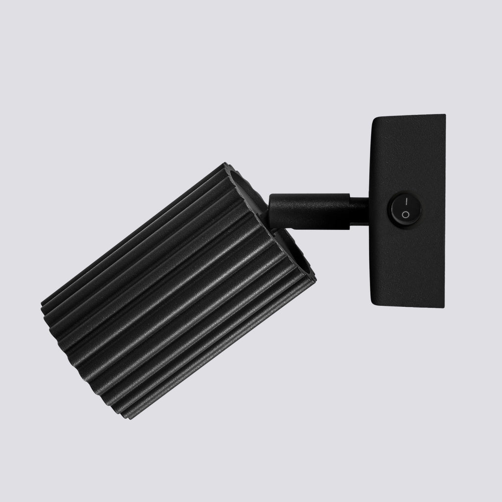 Applique moderna nera orientabile GU10 con interruttore GRAVIO