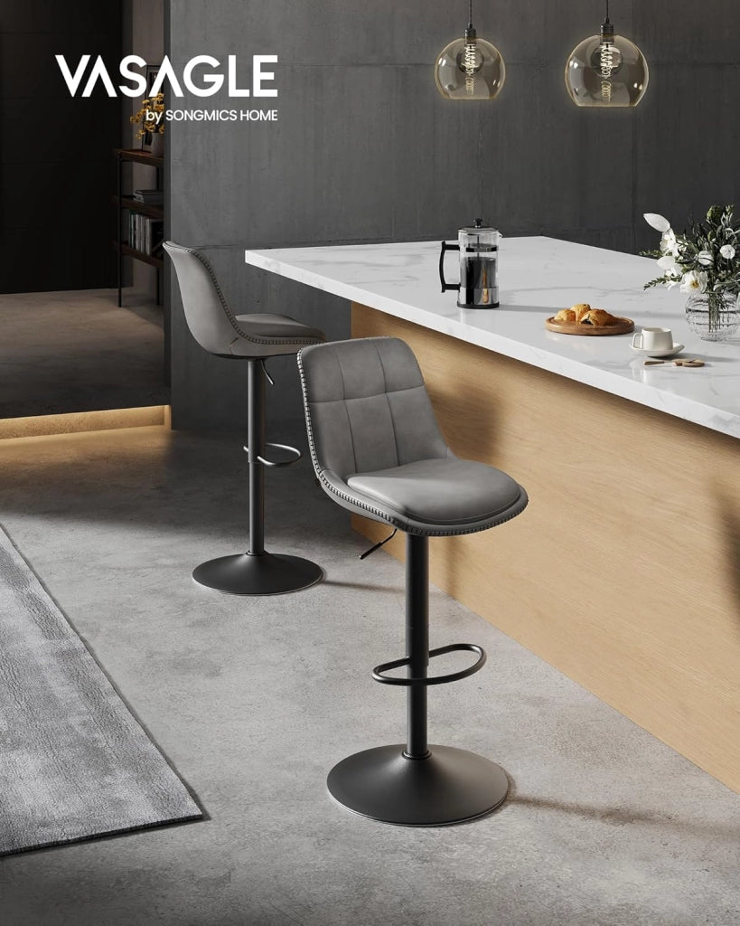 VASAGLE Set di 2 Sgabelli da Bar, Sedie da Bar Girevoli Regolabili in Altezza, PU Trapunta, Sedie da Cucina con Schienale e Poggiapiedi, Sala da Pranzo, Bancone, Acciaio, Grigio Tortora LJB095G01