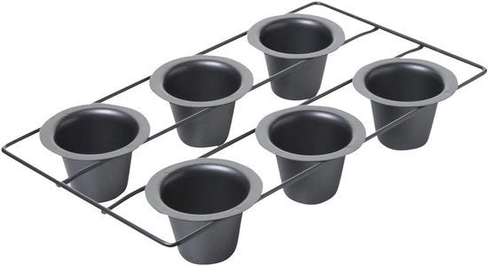 Popover metallico con un contenuto di 6 tazze, realizzato con un robusto acciaio aluminizzato con rivestimento antiscivolo, ideale per la preparazione di Yorkshire puddings, muffins e popovers.