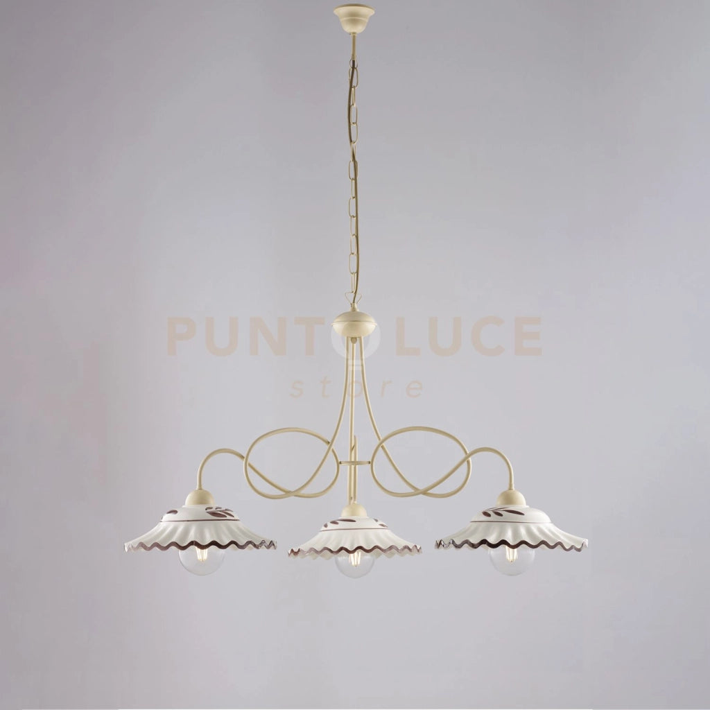 Lampadario in ferro laccato avorio e decorazione effetto decapè con diffusori in ceramica diametro 30 bianco e marrone 3 luci