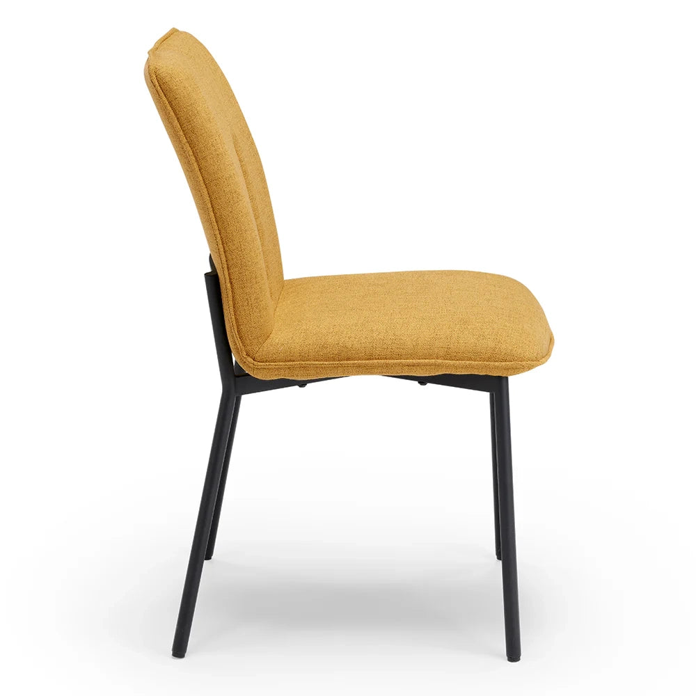 Set 4 sedie imbottita CAMILLA per cucina, sala da pranzo e soggiorno, design moderno, gambe coniche robuste finitura ghisa, schienale e seduta rivestiti con tessuto effetto doppio tono colore Senape