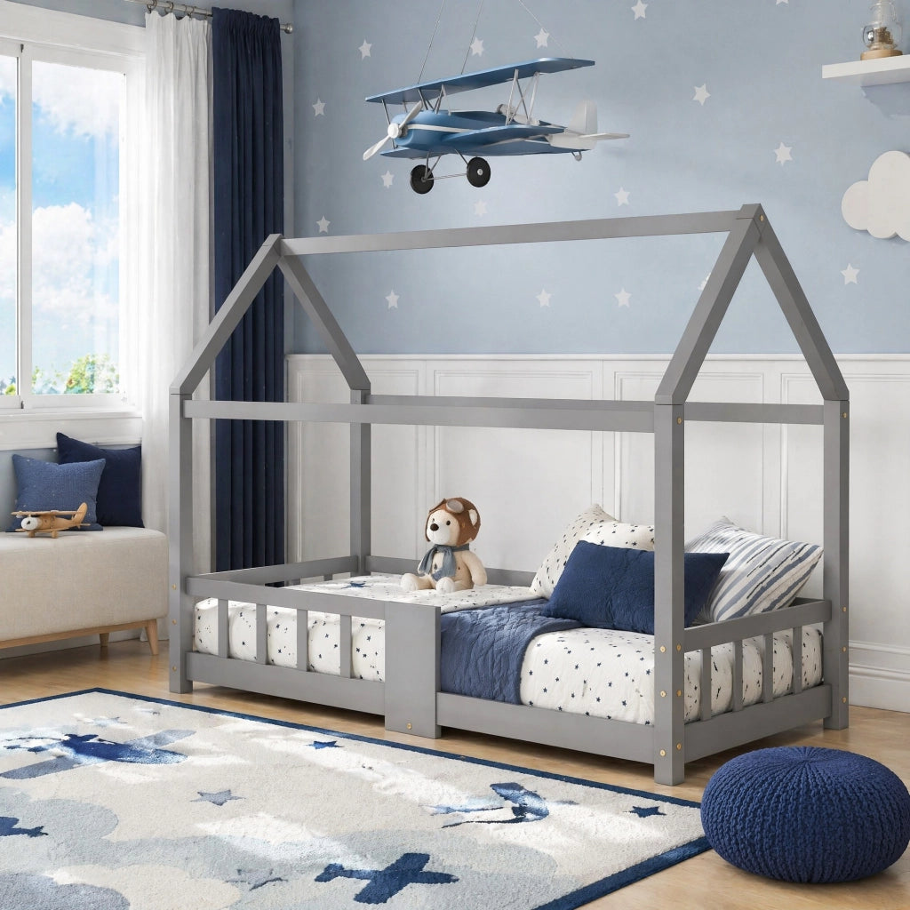 Letto a casetta per bambini 90x200 cm in legno di pino grigio; con lavagna e sponda anticaduta