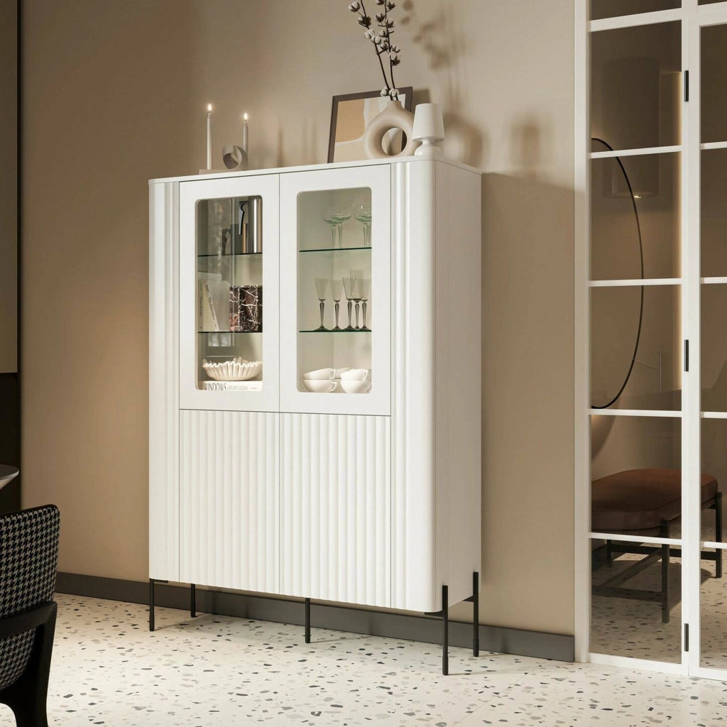 Vetrina Cimino, Vetrinetta da soggiorno con due ante e dettaglio in vetro, Rialzato da terra, 110x40 h160 cm, Bianco