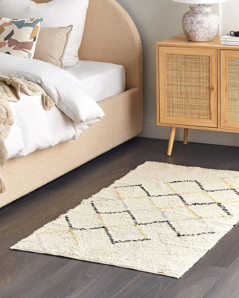 Tappeto in cotone beige 80 x 150 cm minimalista fatto a mano motivo geometrico soggiorno camera da letto