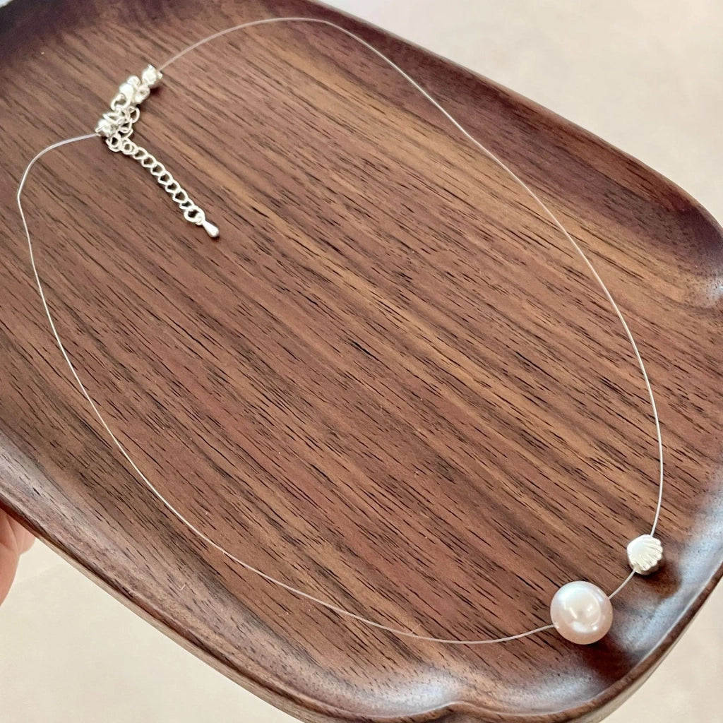 Collana di conchiglie e perle fatta a mano, regalo di Natale o di compleanno.
