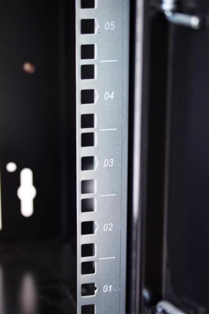 Armadio Rack 19'' a Muro 9U prof. 600 Nero Assemblato