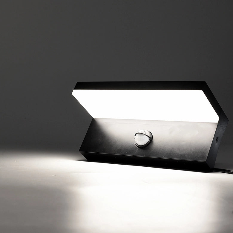 APPLIQUE LED DA ESTERNO CON SENSORE DI MOVIMENTO LUCE BIANCA FREDDA 6500K - ILLUMINAZIONE ELEGANTE PER GIARDINI E VIALETTI