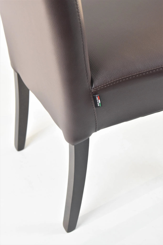 Set 2 sedie Luisa Tommychairs in faggio color wengé, seduta e schienale rivestiti in pelle artificiale color moka