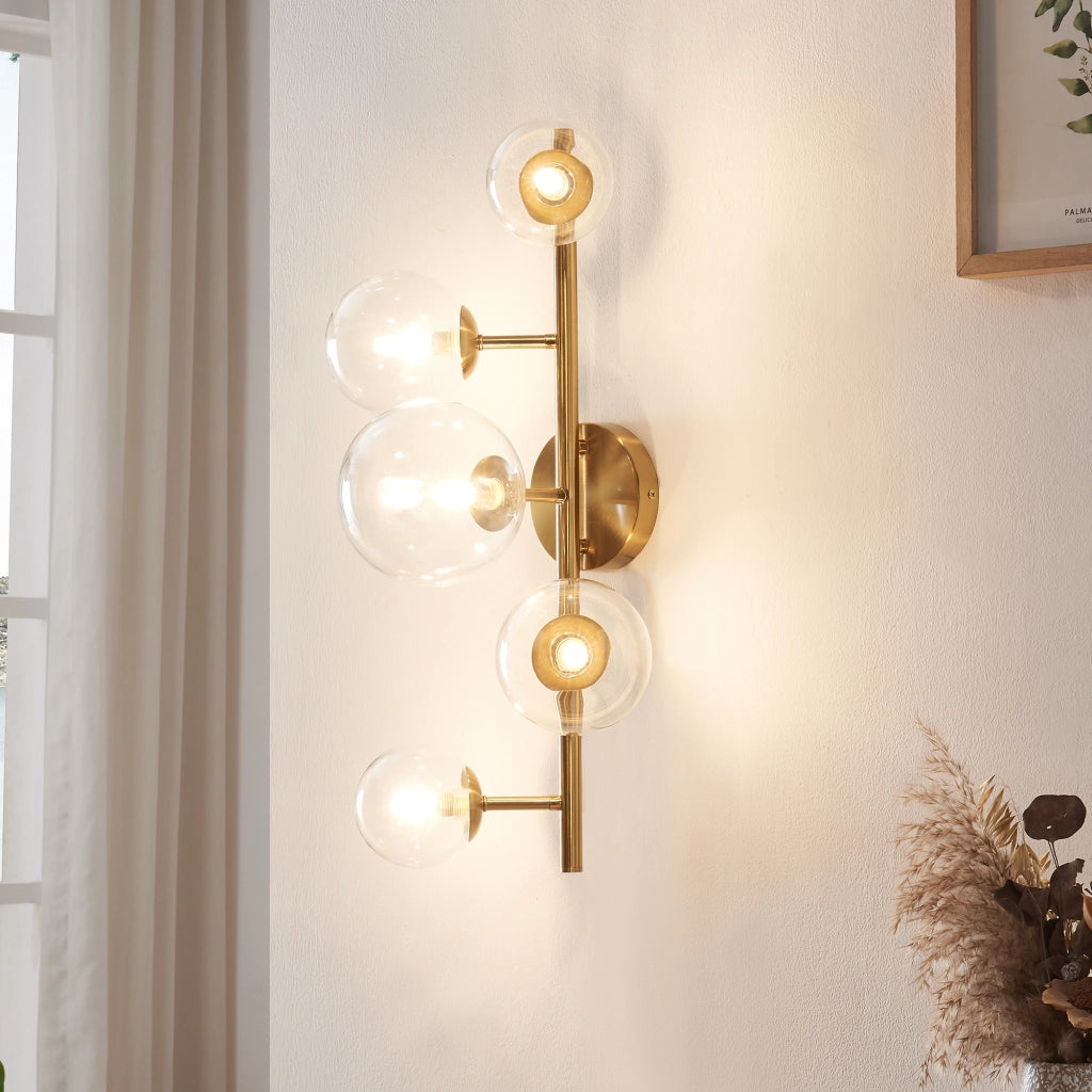 Lampada da Parete Makkor con 5 Paralumi Sferici in Vetro - Dorato lux.pro