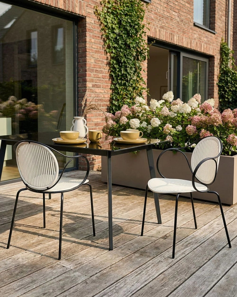 Set di 2 sedie da pranzo imbottite Base in metallo bianco sporco e nero base in metallo design moderno