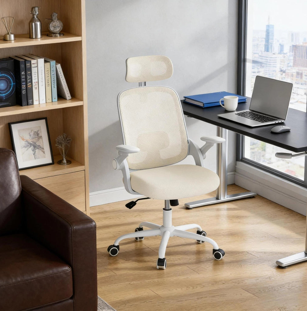 Sedia da ufficio ergonomica beige con schienale alto e supporto lombare