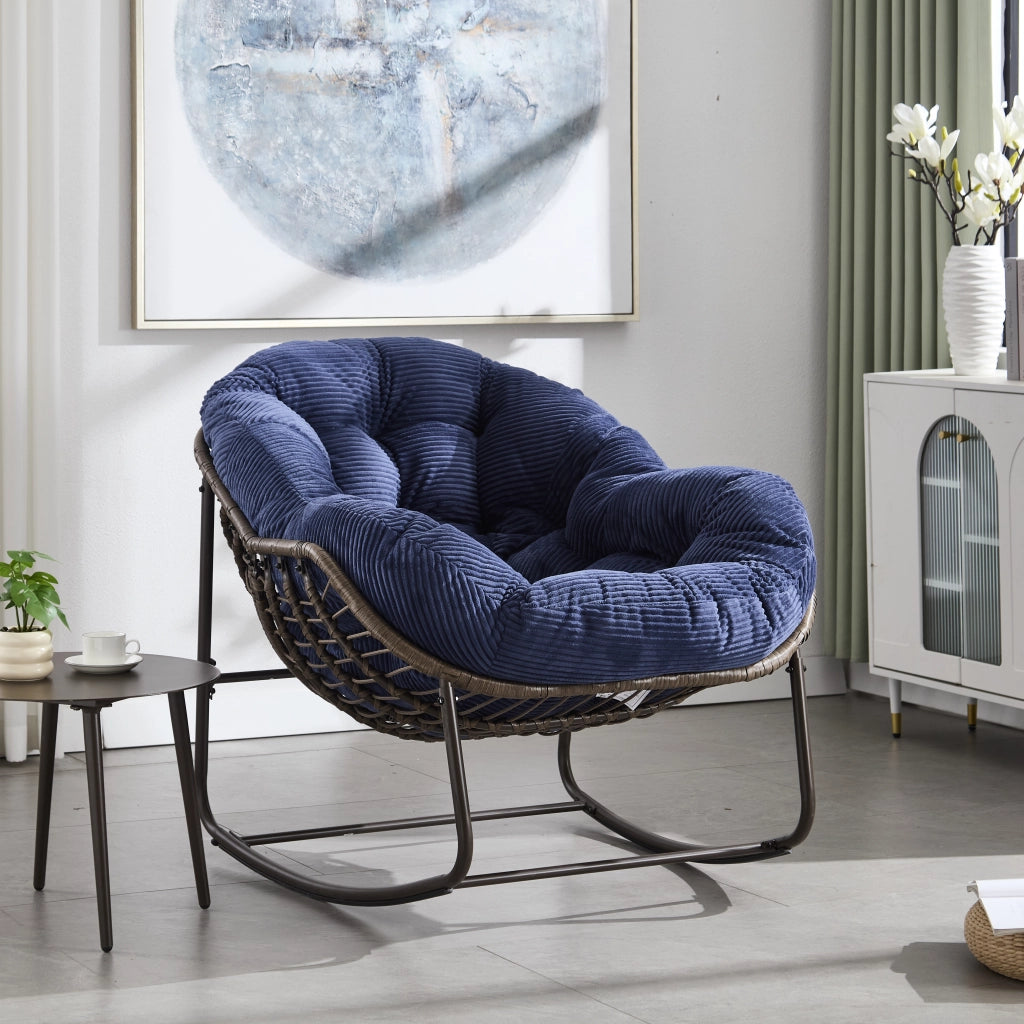 Sedia a dondolo in rattan sintetico con struttura in acciaio e cuscino, blu navy 78 × 106 × 90 cm