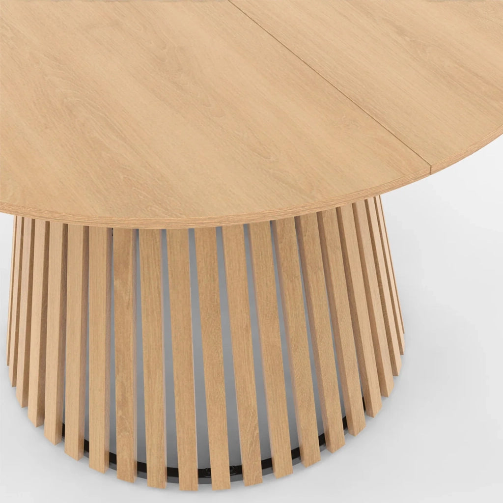 IDMarket - Tavolo da pranzo rotondo per 6 persone CARMEN con gambe a doghe in legno e piano in legno da 110 cm