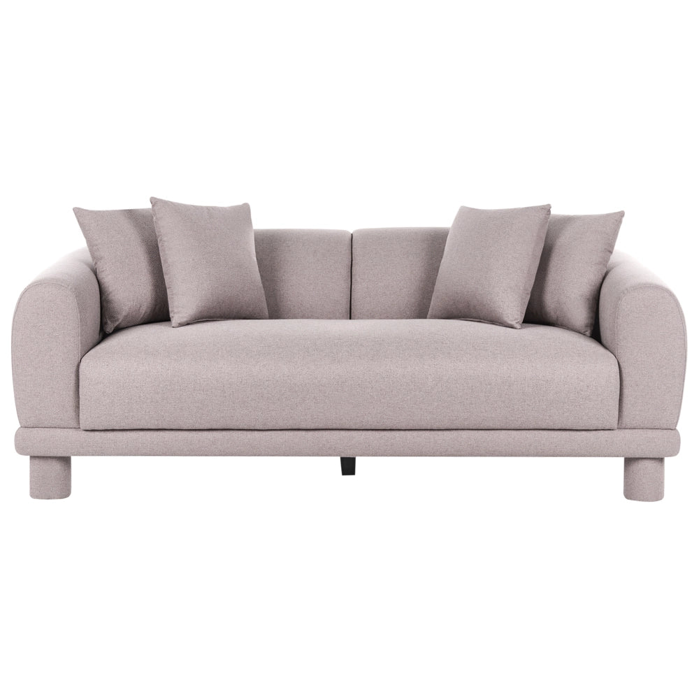 Divano a 3 posti in tessuto tortora con cuscini decorativi extra e gambe rivestite stile retrò-moderno