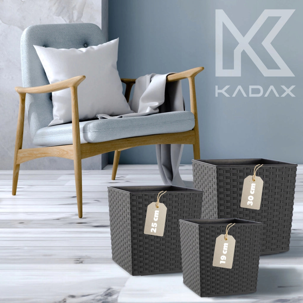 Vaso da fiori KADAX, 19 cm, in plastica, con coperchio in grafite e inserto.