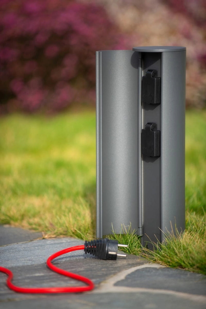 Paletto presa da giardino IP44 2x230V Lucide 27849