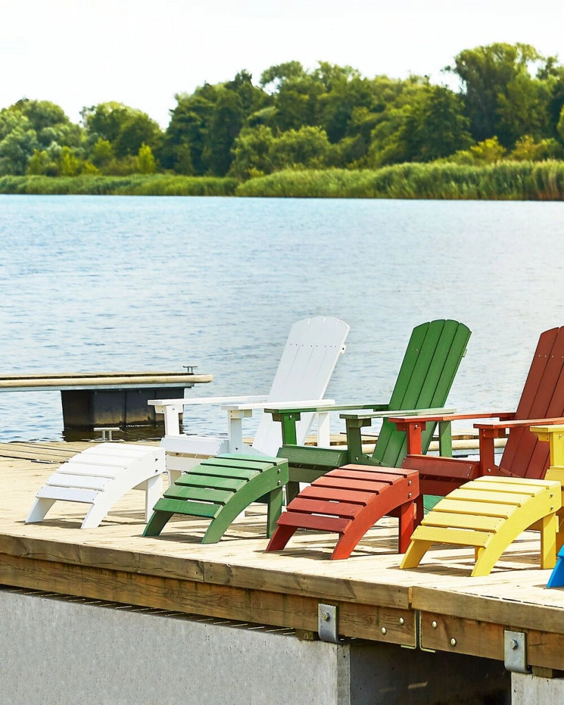 Sedia da giardino in plastica bianca in legno con poggiapiedi resistente agli agenti atmosferici in stile moderno