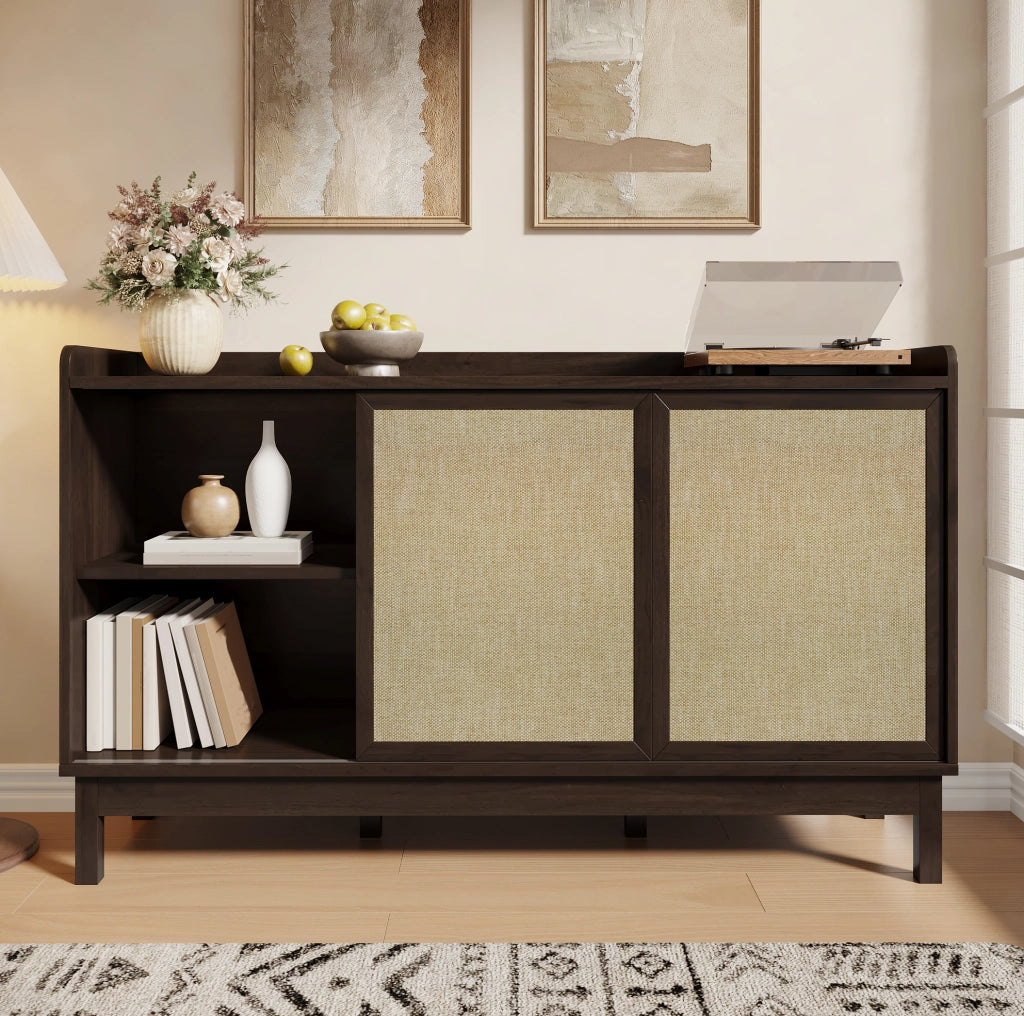 Credenza con ante scorrevoli, doppio cassetto e ripiani regolabili