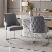 Set di 2 sedie da pranzo 81.99x54x53.49 cm con schienale trapuntato; velluto grigio e argento