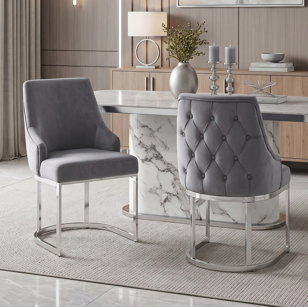 Set di 2 sedie da pranzo 81.99x54x53.49 cm con schienale trapuntato; velluto grigio e argento