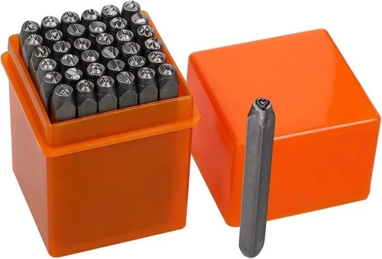 Set di Stampa Metallica 37 pezzi - Acciaio Resistente - Alfabeto A-Z/Cifre 0-9 - Caratteri Speciali - Inox/Duraturo - 60 mm di Lunghezza, 3 mm di Altezza di Stampazione - Set di Stampi