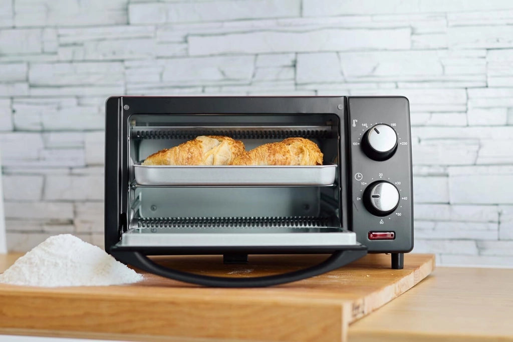 Girmi FE1000 Forno Elettrico Ventilato 10 L 800W Termostato 100°C 230°C Timer 60 min Doppio Vetro colore Nero Rosso