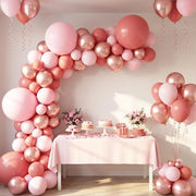 Kit di decorazione per feste con 115 palloncini in stile retro, rosso e oro.